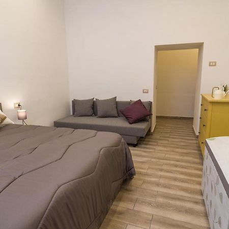 Bed and Breakfast Giu Al Centro Neapel Exterior foto