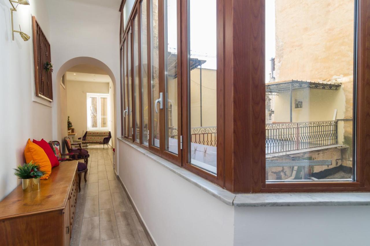 Bed and Breakfast Giu Al Centro Neapel Exterior foto