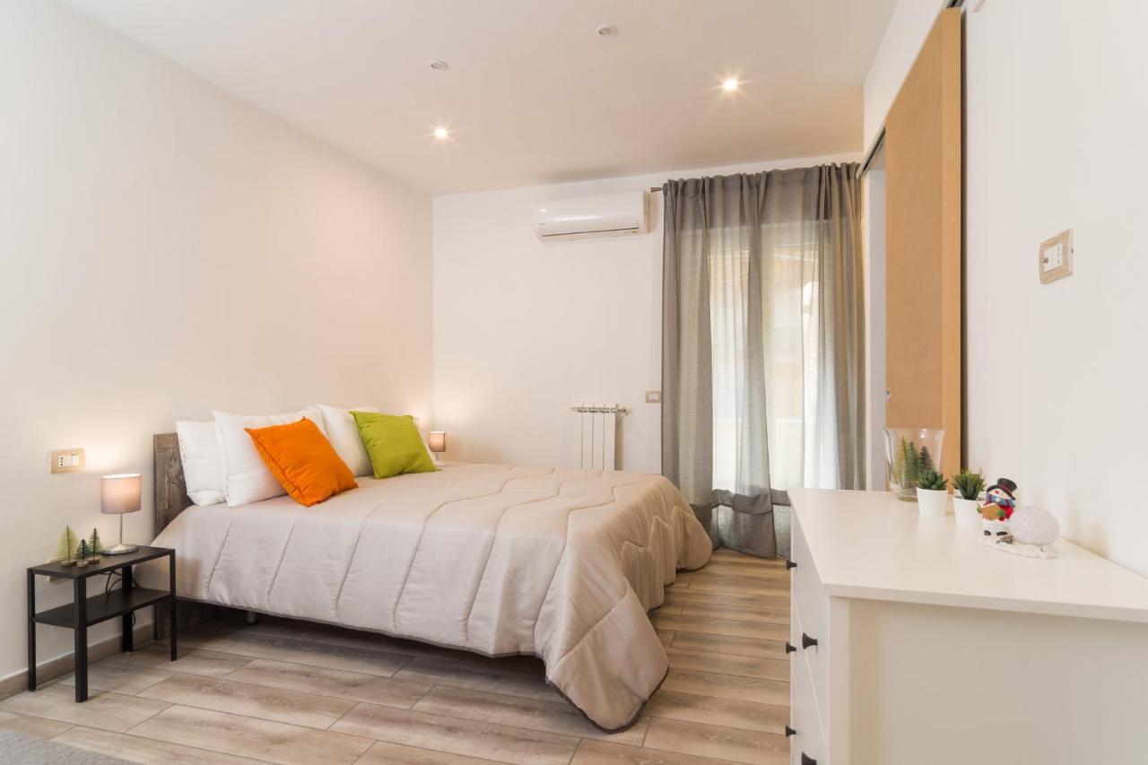 Bed and Breakfast Giu Al Centro Neapel Exterior foto