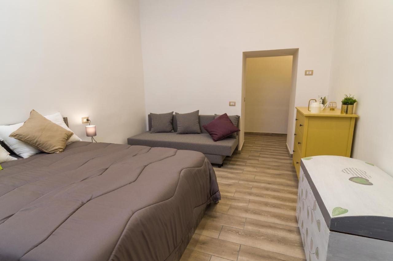 Bed and Breakfast Giu Al Centro Neapel Exterior foto