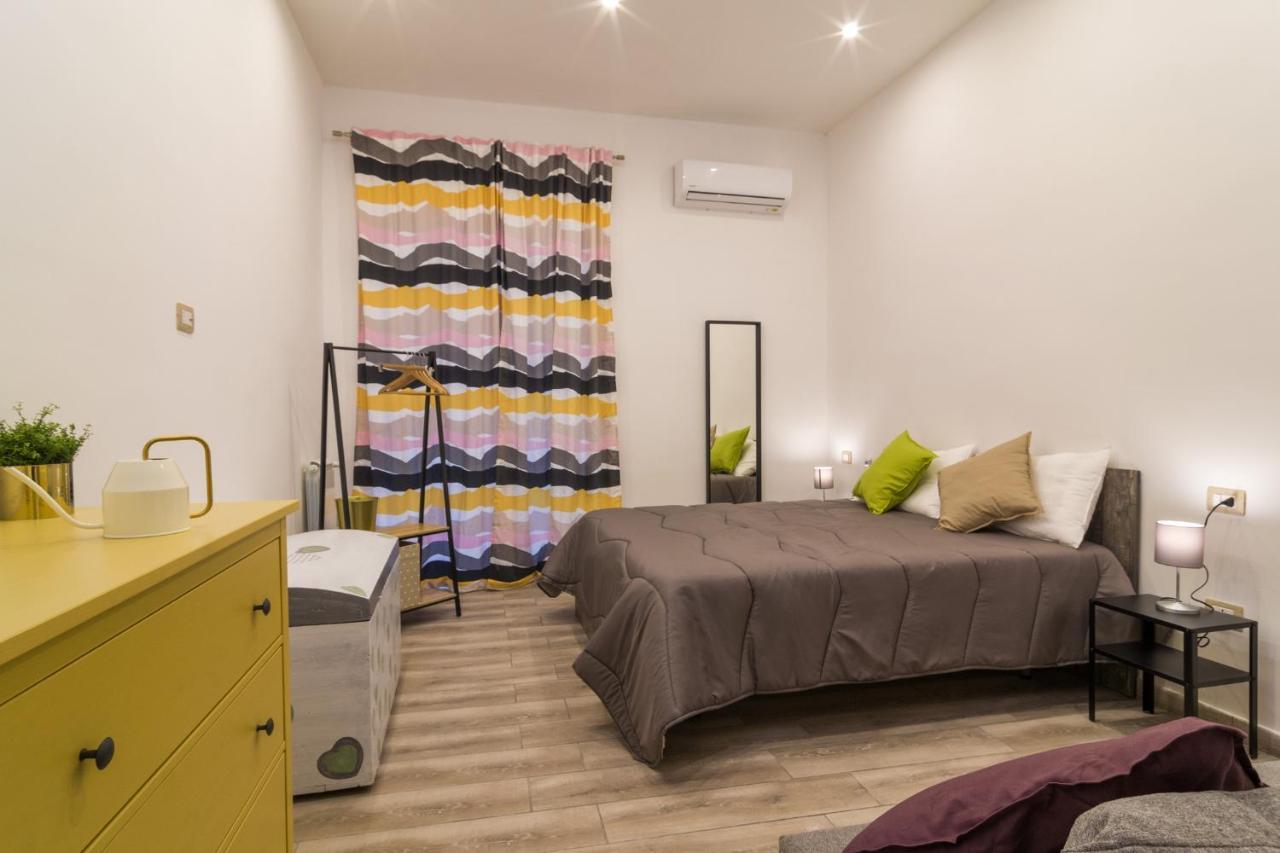 Bed and Breakfast Giu Al Centro Neapel Exterior foto