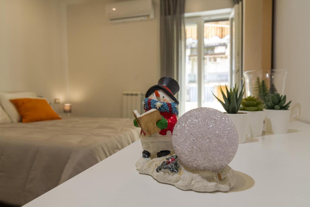 Bed and Breakfast Giu Al Centro Neapel Exterior foto