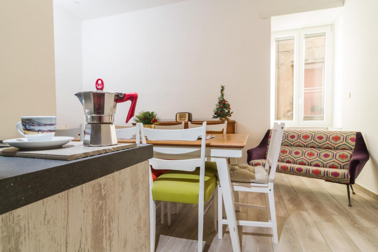 Bed and Breakfast Giu Al Centro Neapel Exterior foto